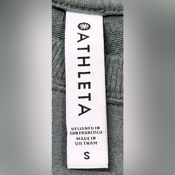 Athleta Size S Green Serenity Women's Long Sleeve Sweatshirt - Picture 2 of 5